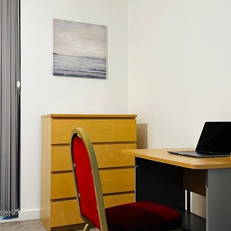 Last-Minute Specials L Book It Now L Sleeps Up To 4 L 2 Bed 2 Bath - Gym - Prime Birmingham Location L Jvt Short Lets Buitenkant foto