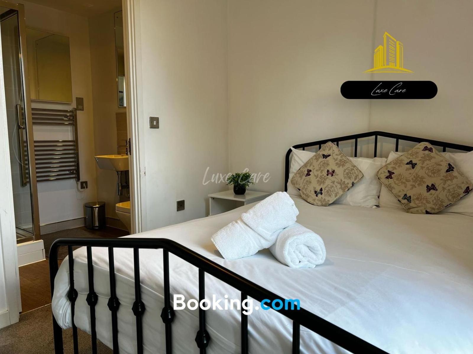 Last-Minute Specials L Book It Now L Sleeps Up To 4 L 2 Bed 2 Bath - Gym - Prime Birmingham Location L Jvt Short Lets Buitenkant foto
