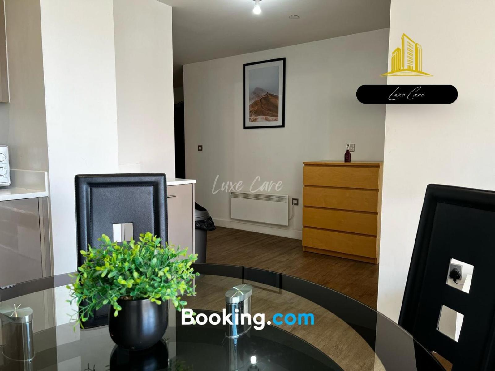 Last-Minute Specials L Book It Now L Sleeps Up To 4 L 2 Bed 2 Bath - Gym - Prime Birmingham Location L Jvt Short Lets Buitenkant foto