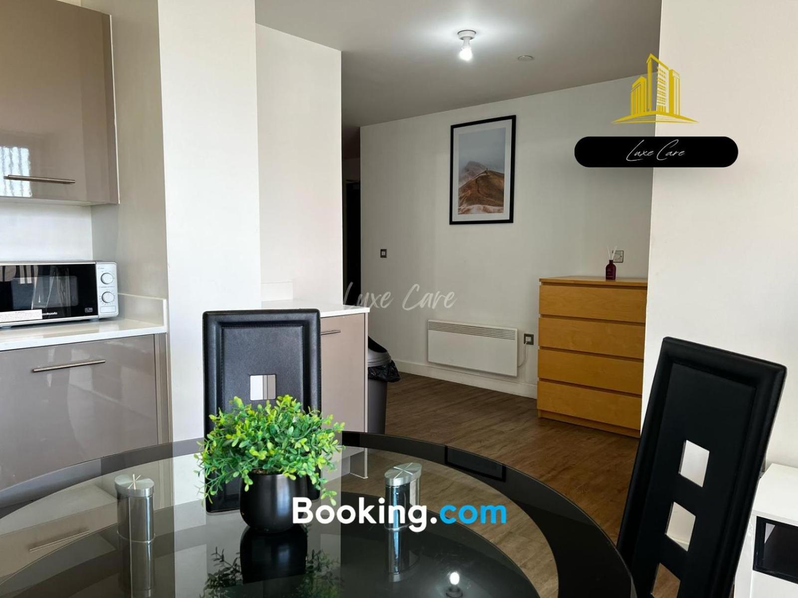 Last-Minute Specials L Book It Now L Sleeps Up To 4 L 2 Bed 2 Bath - Gym - Prime Birmingham Location L Jvt Short Lets Buitenkant foto